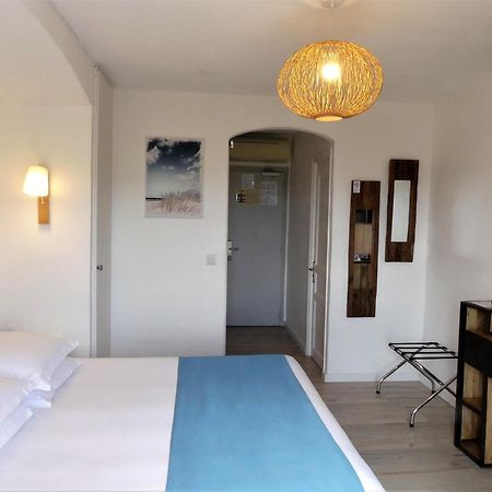 Hotel De La Vierge Noire Sainte-Maxime Bagian luar foto